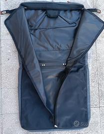 porta abiti da viaggio nuovo