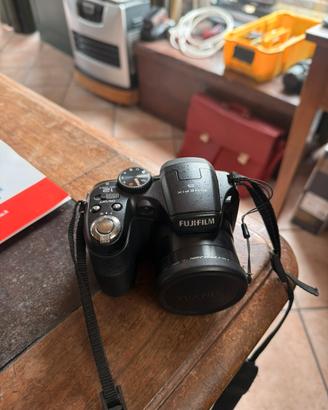 Fujifilm FinePix S2700 HD