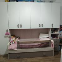 Cameretta a ponte con doppio letto.