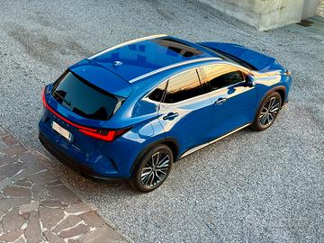 Lexus NX 450h+ Plug in - Luxury con Gancio traino