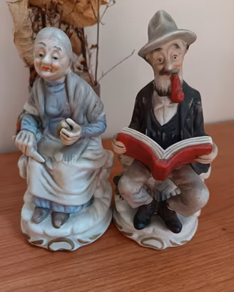 statuetta porcellana,ceramica (tipo capodimonte) 