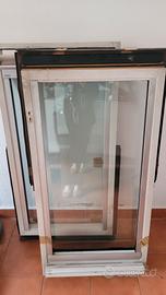 1 lucernario VELUX (pannello finestra)