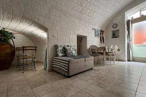 Indipendente al piano terra