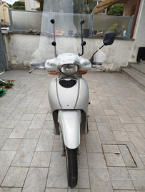 Scarabeo 50 4tempi (per pezzi d ricambio)