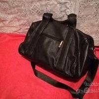 Lotto 12 borse, quadri, pupazzi