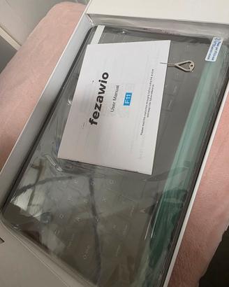 Tablet nuovo 10 pollici wifi con accessori 