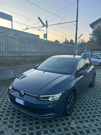 Volkswagen GOLF 8