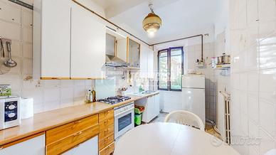 TRILOCALE CASTELFRANCO EMILIA COMODO AI SERVIZI