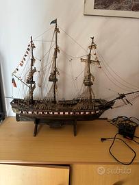 Modello nave
