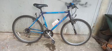 Giant mountain bike forcella ammortizzata 26"