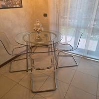 Tavolo in vetro  di design