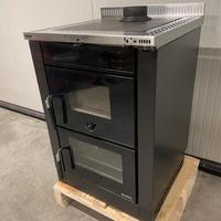 Cucina a legna con forno