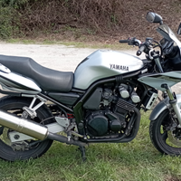 Moto Yamaha Fazer 600