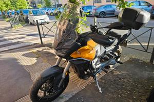 4000km Moto Guzzi Stelvio 2024 1042cc Pari a nuovo