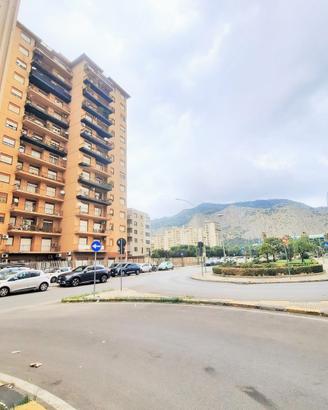 5 VANI CON POSTO AUTO ZONA STADIO