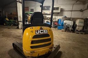 MINIESCAVATORE USATO JCB 8018
