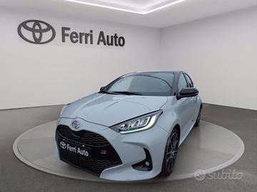 TOYOTA Yaris 1.5h 130 gr sport