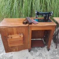 Macchina da cucire Necchi a pedale