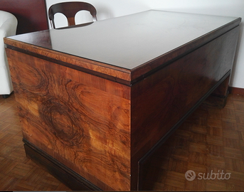 SCRIVANIA IN STILE CLASSICO ITALIA META' XX SEC.