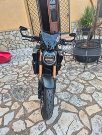 Cupolino Givi per honda cb650r 24