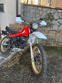 YAMAHA XT 550