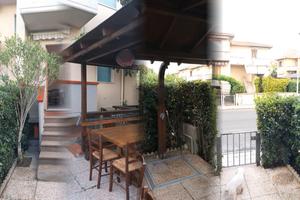 VADA(LI) CASA CON GIARDINO 300 mt DAL MARE 8 PERS