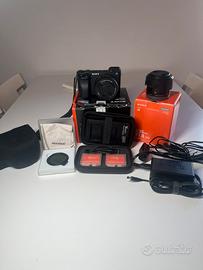 Sony a6400 +16-50 oss + 35mm f1.8 oss + accessori