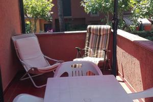 Con terrazzo vicino alla spiaggia