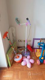 Karaoke scatole colorate e giochi vari per bimbi