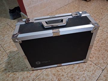 Telecamera VHS completa di valigetta e batteria