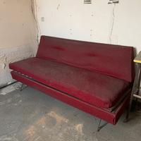 divano rosso usato