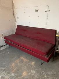 divano rosso usato
