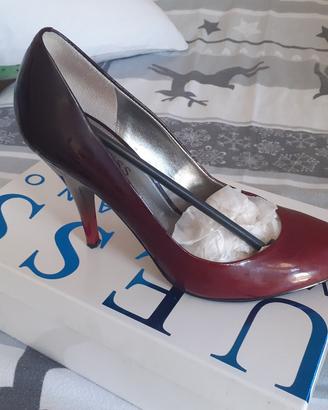 decollete guess