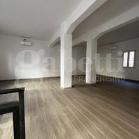 Negozio Sasso Marconi [UFF-02ACG]