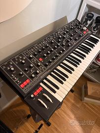 Sintetizzatore Moog Matriarch + Accessori