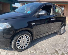 Lancia Ypsilon 1.2 69 CV 5 porte S&S Platinum neop