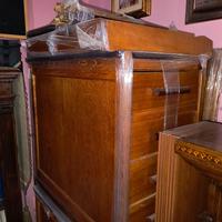 Nuova scrivania ministeriale in legno