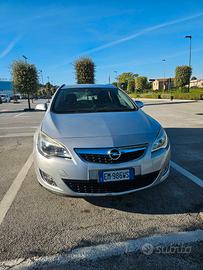 Opel Astra 1700 2012