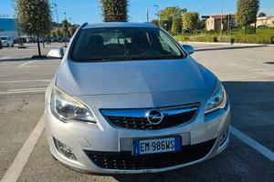 Opel Astra 1700 2012