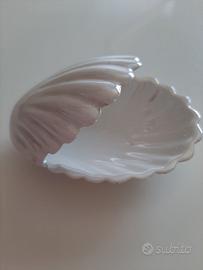 Portagioie in ceramica a forma di conchiglia