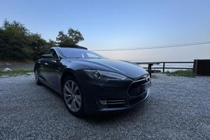 Model S 85D del 2015 Rich. Illimitate INCIDENTATA