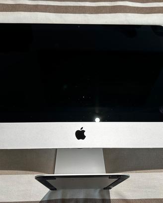 Apple iMac 21,5" SSD,con tastiera e mouse BT orig.
