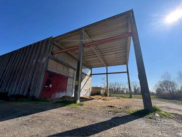 Immobile di 2500 m² a Molinella