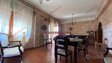 Casa, Piraineto - Serracardillo, Carini.