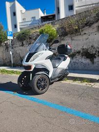 Maxi scooter 3 ruote Peugeot Metropolis 400 2014 c
