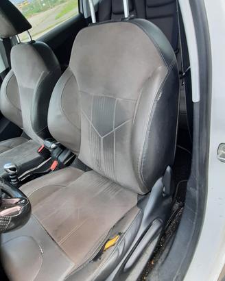 PEUGEOT 208 ANNO 2014 - TAPPEZZERIA