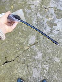 spazzola tergicristallo nuova 60cm attaco j hook