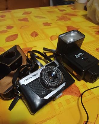 macchina fotografica olympus trip 35