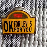 Spilla Vintage Levi's in Acciaio - Design Unico