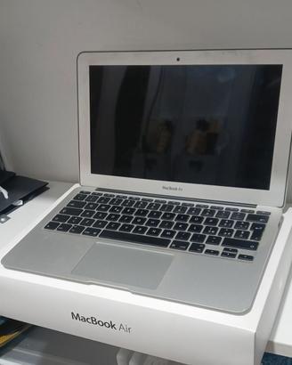 MacBook Air 11" - PER RICAMBI / DA SISTEMARE